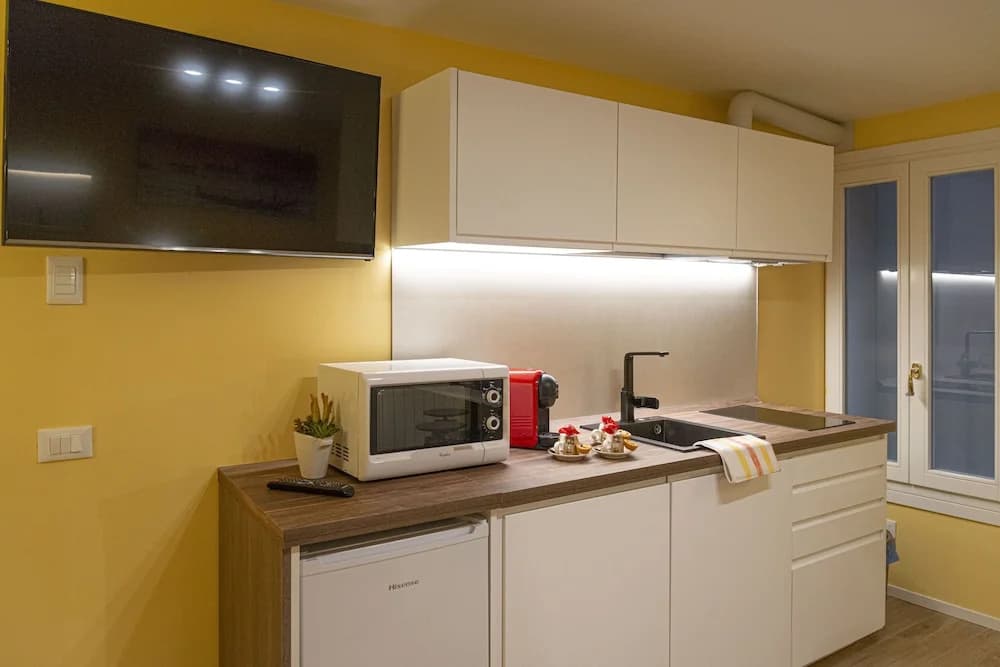 Nina'S  Accommodations In Venice Center - photo 17