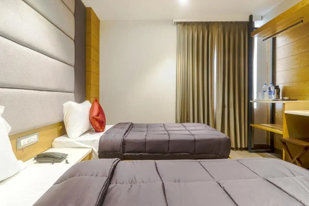 Hotel Bricks, Karol Bagh, New Delhi - photo 4