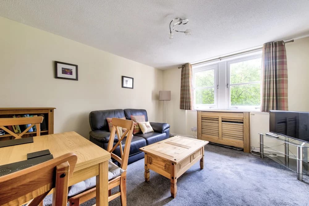 Charming Grassmarket Apartment with Castle View - photo 4