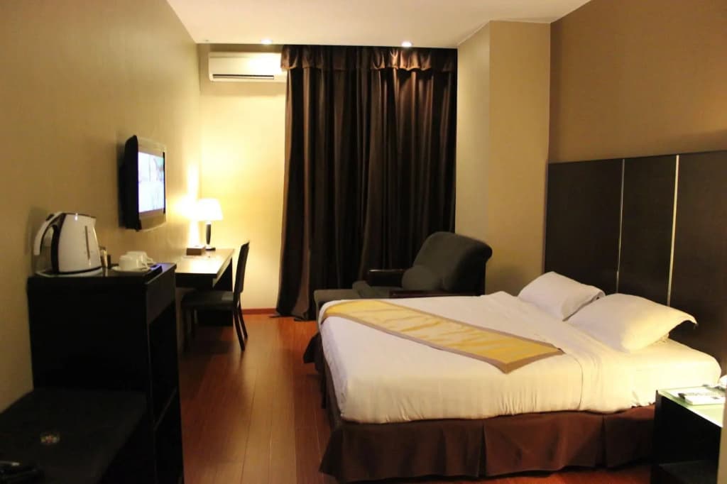 Hotel 17 - photo 25