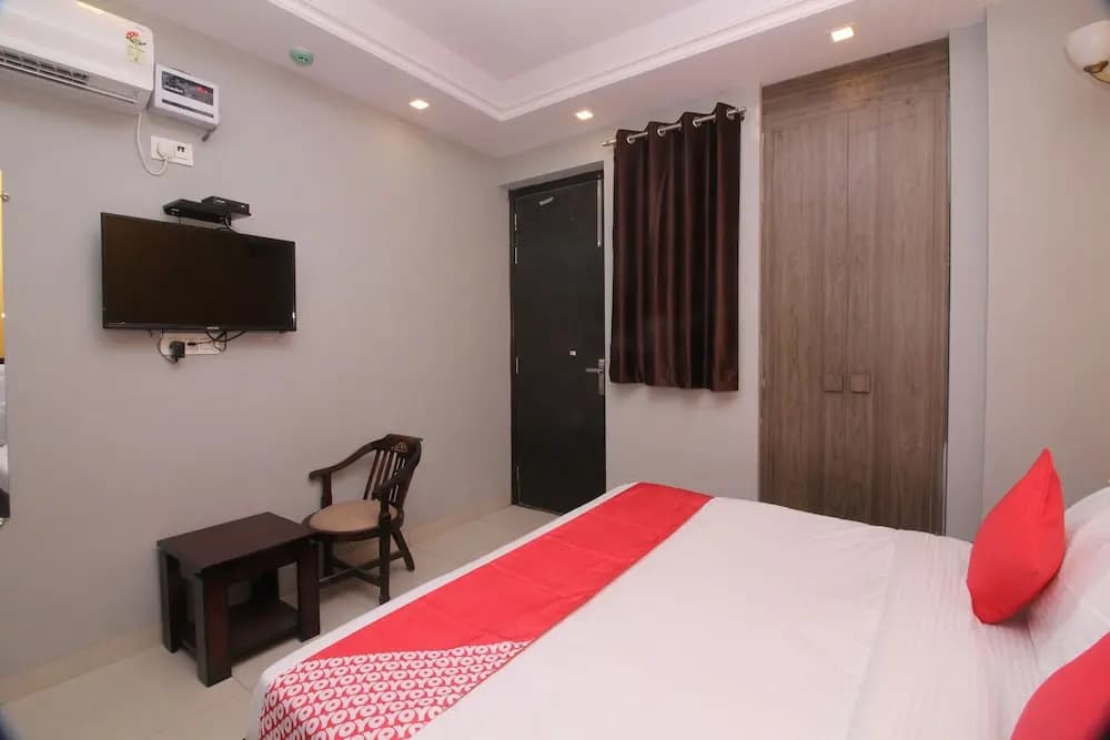 OYO Flagship 24120 Chugh House - photo 2