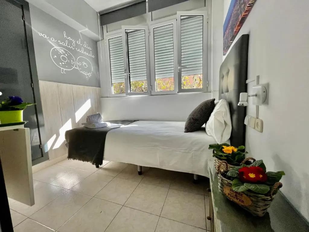 Hostal Lleida - photo 10