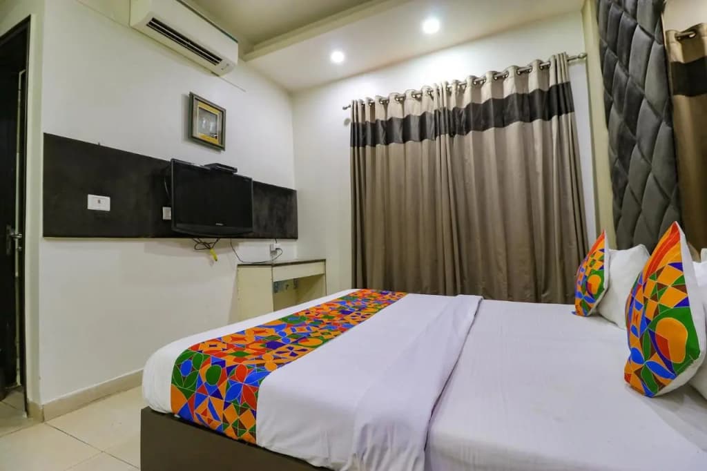 FabHotel Yug Villa - photo 4