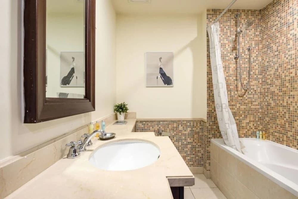 Modern & Stylish Apartment in Downtown - photo 8