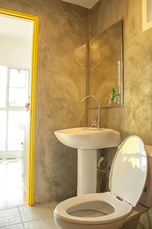 The Sunflower Holiday Hostel - photo 17