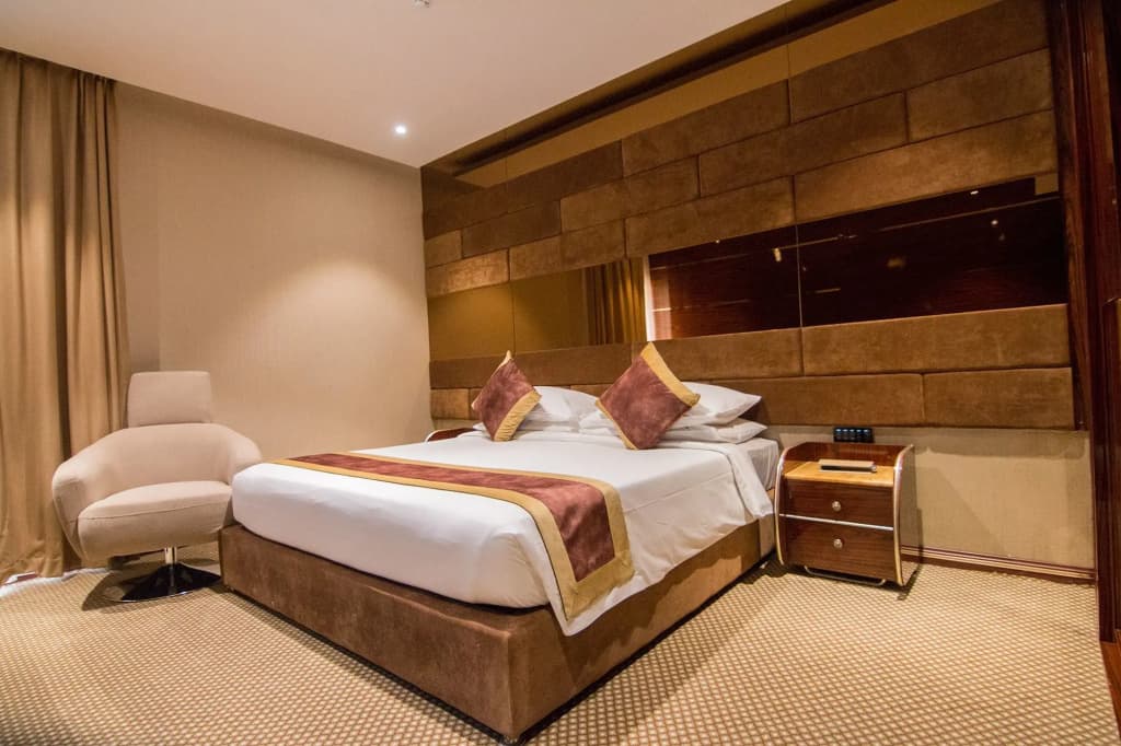 City Park Hotel Apartments - photo 5