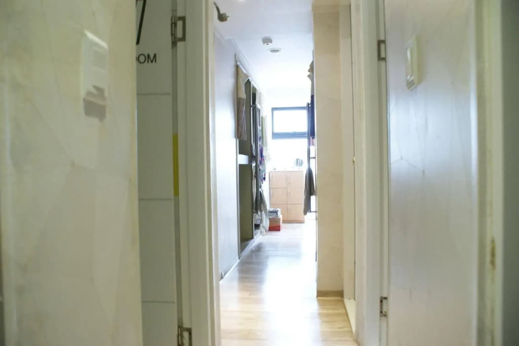 J Guesthouse - photo 9