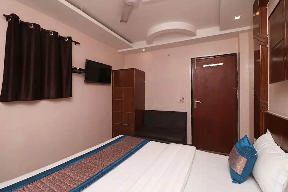 OYO 5494 Hotel Odeon Continental - photo 4