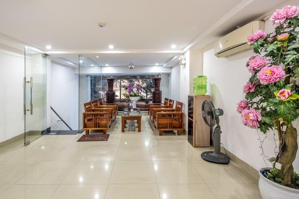 Lotus Rock Hotel - photo 2