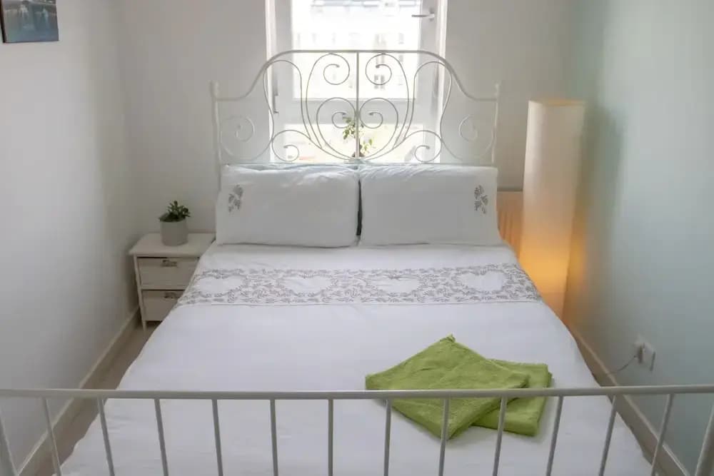 2 Bedroom Flat With Views of Castle - photo 11