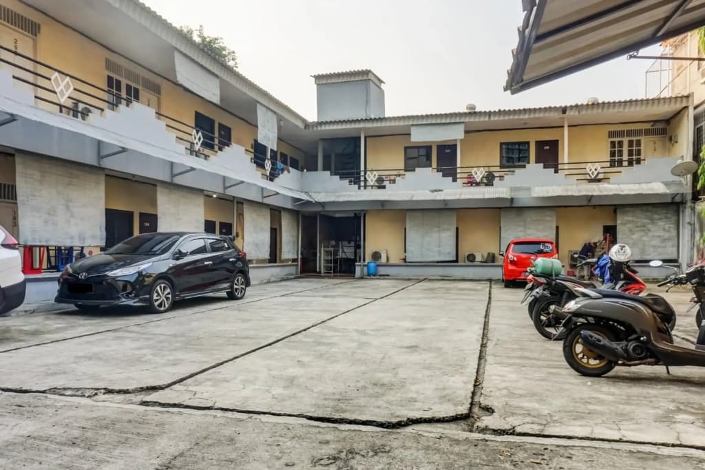 OYO 91259 S9 Residence - photo 1