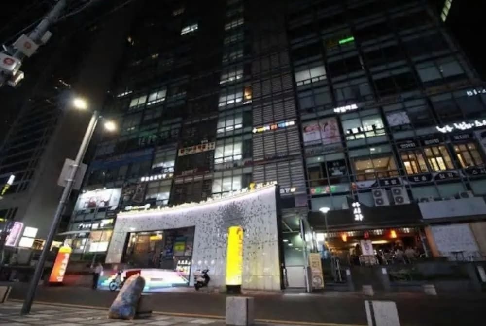 Gangnam House 5 - main photo