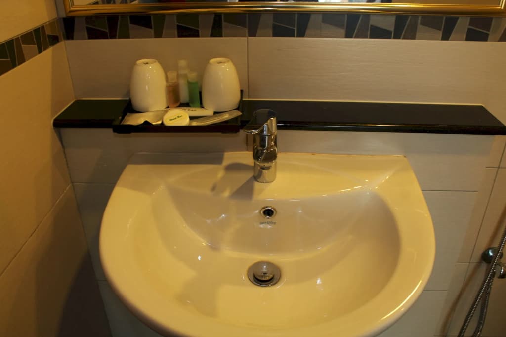 OYO 985 Hotel Nur - photo 9