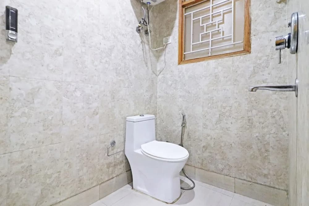Mauryan Elite Hotel Chhatarpur Metro Station - photo 9