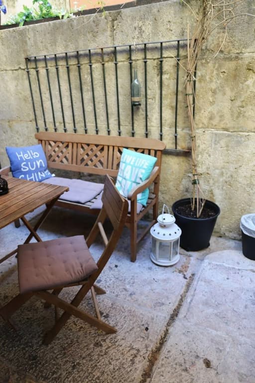 Grapes & Bites - Hostel and Wines - photo 13