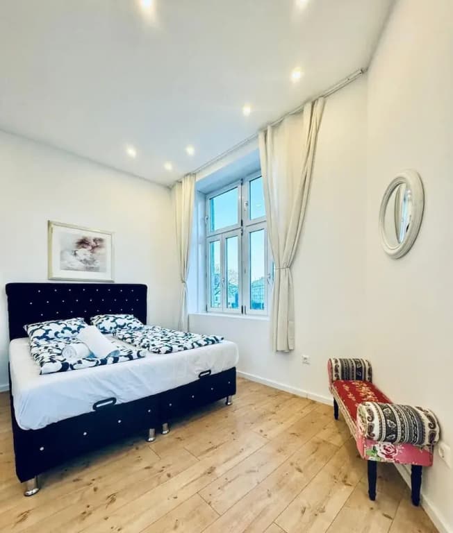 Spacious 3BR Near Kaufpark Alterlaa - photo 19