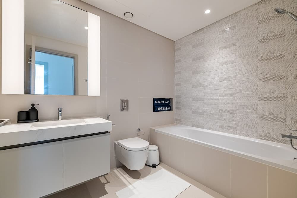 DHH Sunrise Bay 1- Emaar Beachfront - photo 2