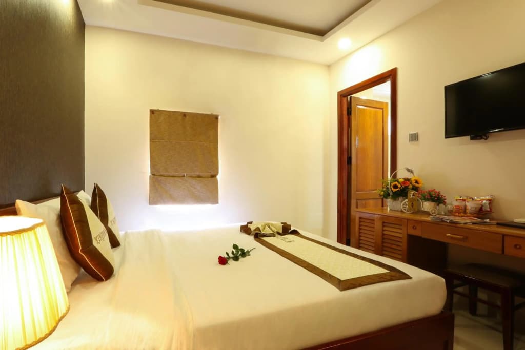 Kingdom Hotel - photo 2