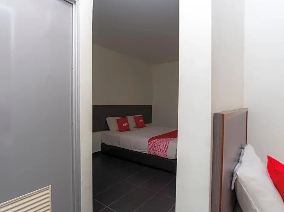 OYO 44095 Bluewater Hotel (2) - photo 5