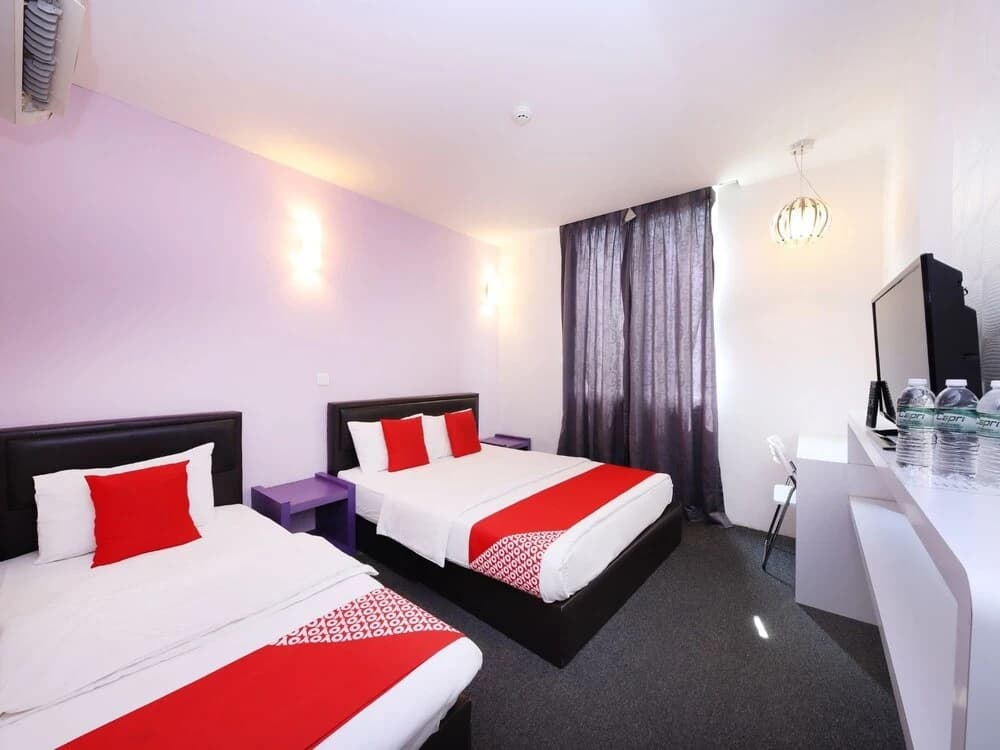 Marvelton Hotel by OYO Rooms - photo 3