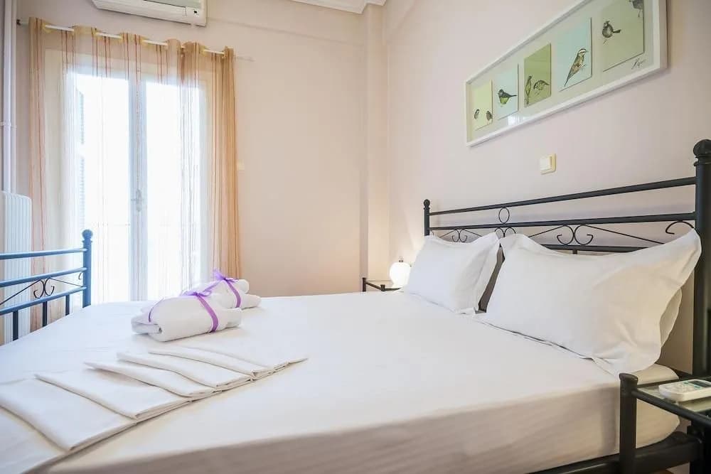 Comfortable Central Athens Flat by Cloudkeys - photo 1