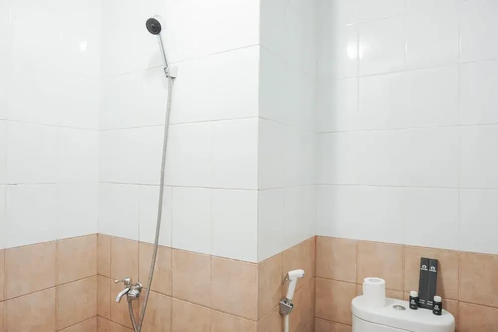 Comfort Living 2Br at Green Pramuka City Apartment - photo 7
