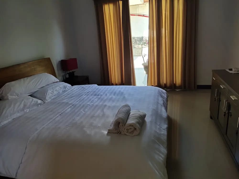 Martin's Guest House - photo 6