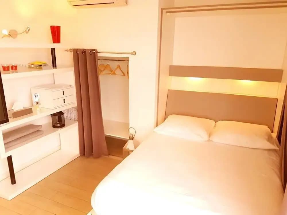 Amazing studio with big terrace, Jacuzzi and Sea View in Fabron in Nice - photo 3