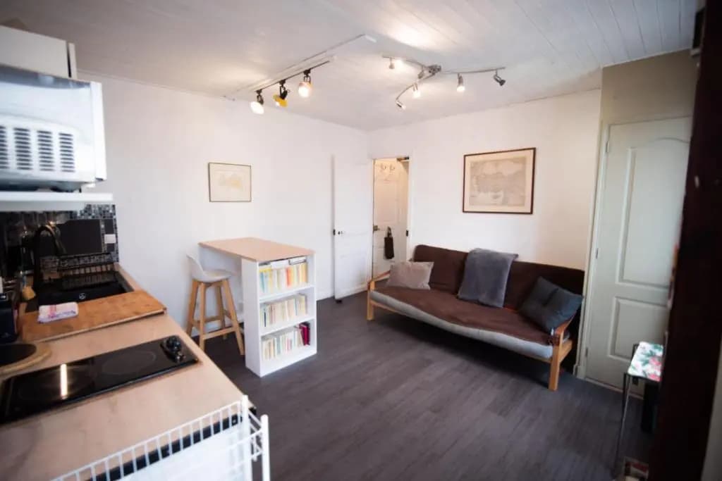 Cozy 1 Bedroom Apartment In 14th - photo 4