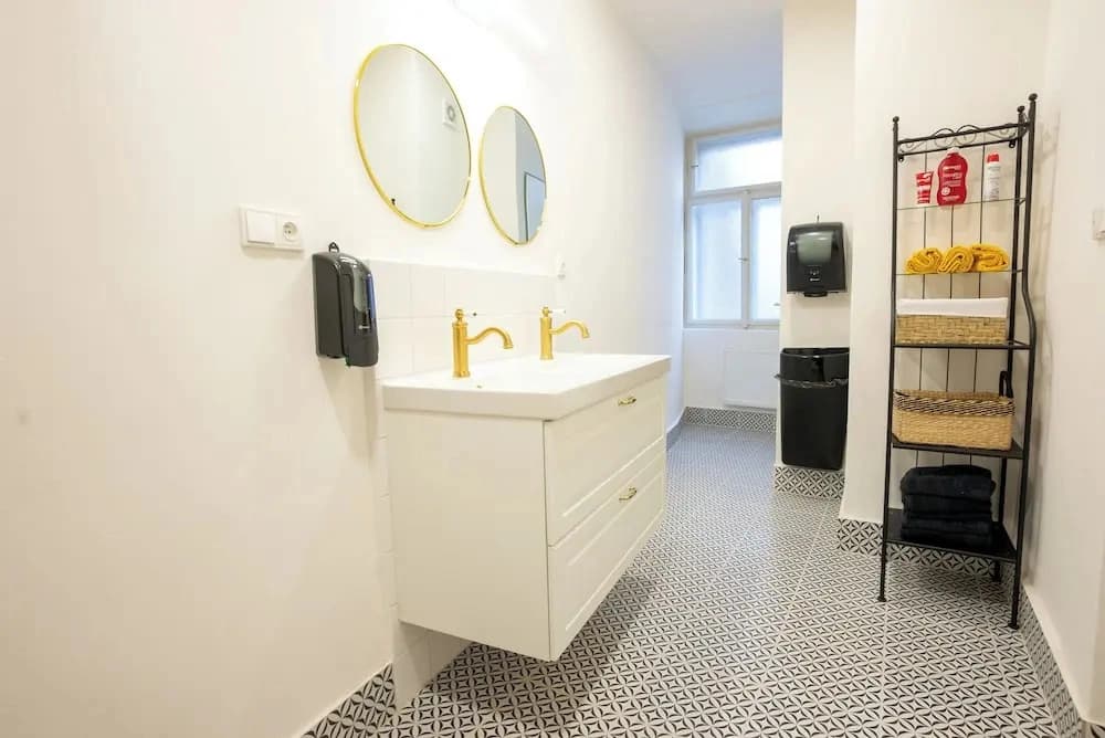 White Wolf House Hostel & Apartments - photo 9