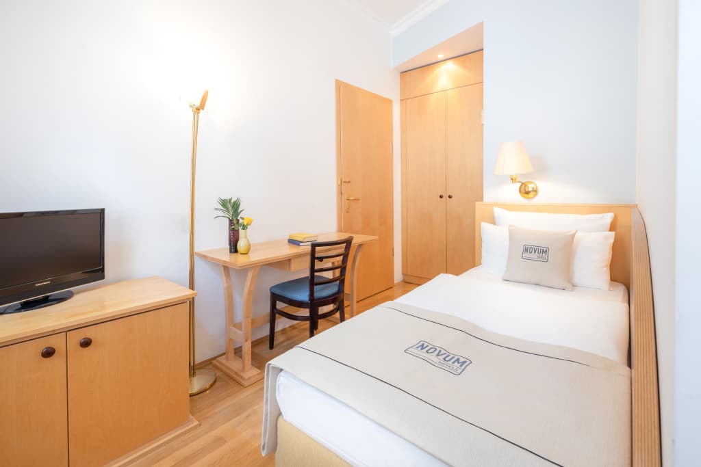 Garner Hotel Berlin Messe by IHG - photo 3