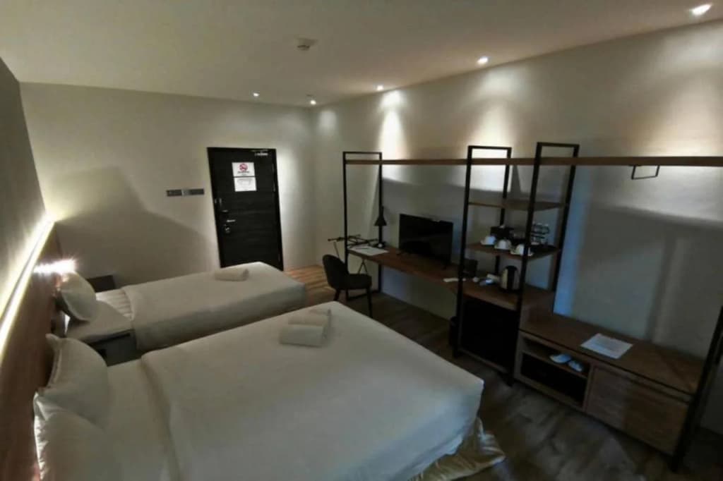 Roxy Hotel Padungan - photo 2