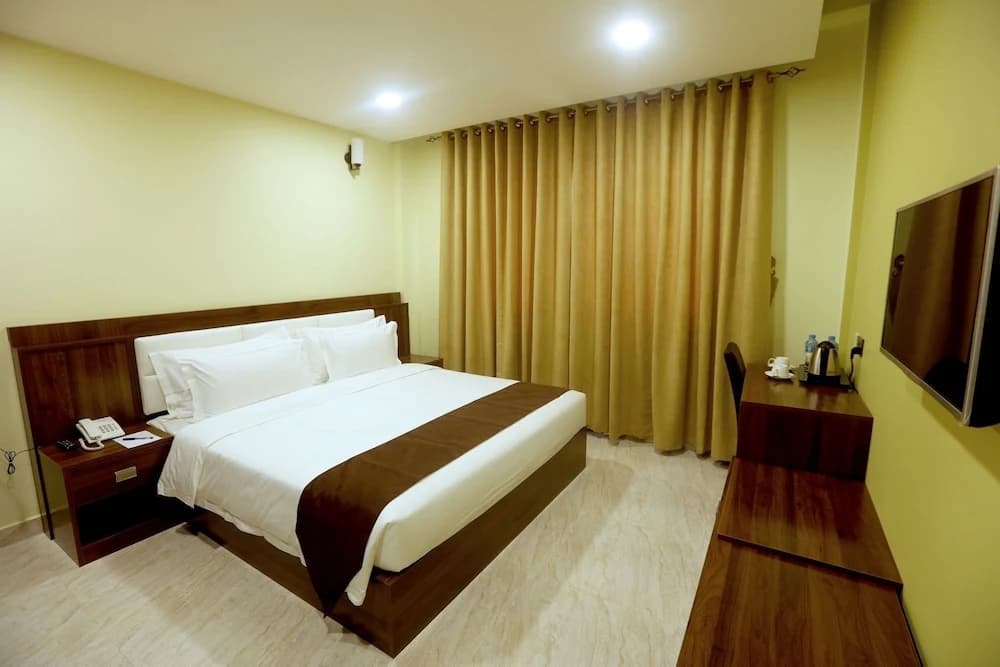 Golden Crown Hotel Al Seeb Muscat - photo 3