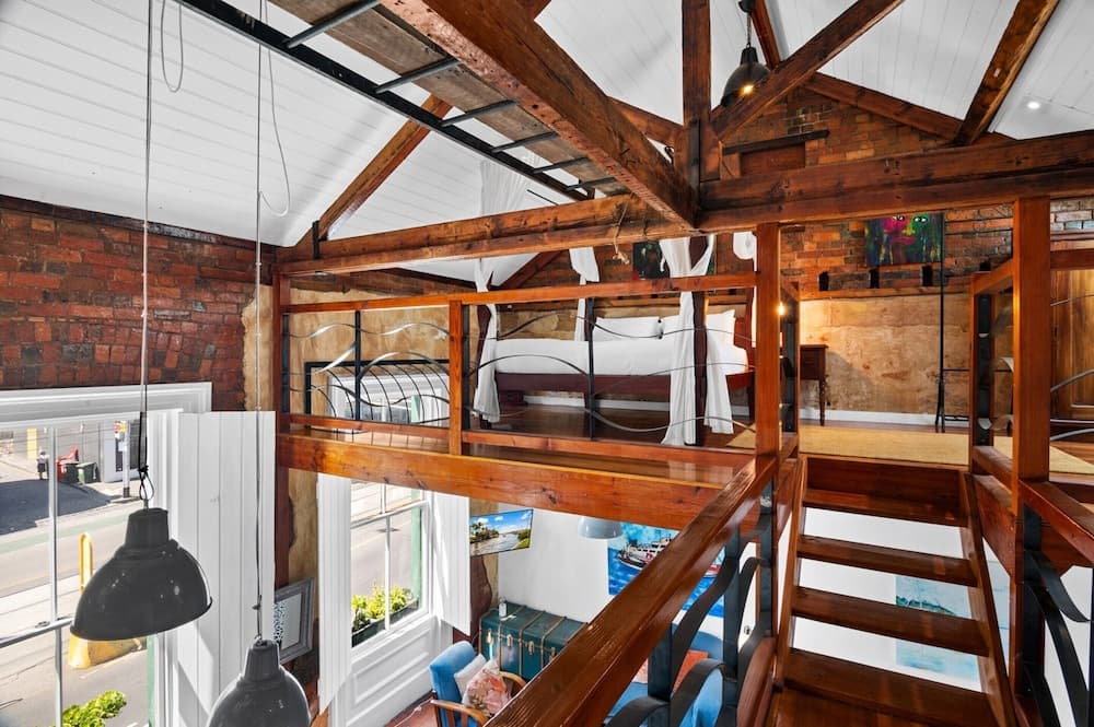 Vintage Loft Residence With Open-plan Mezzanine's - photo 5