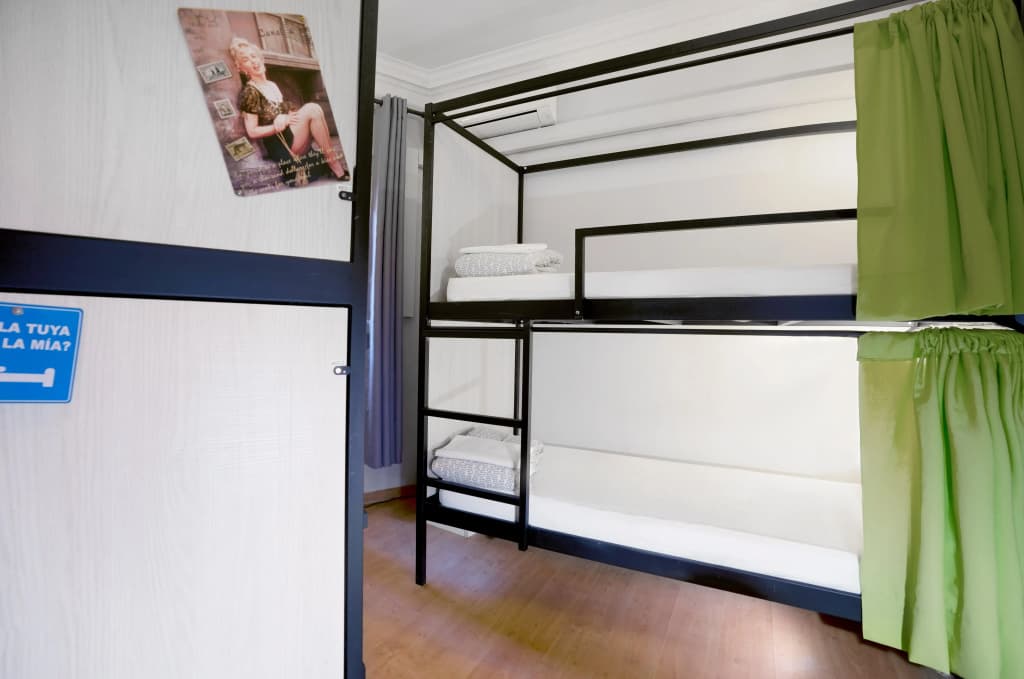 Wow Hostel Barcelona - photo 4