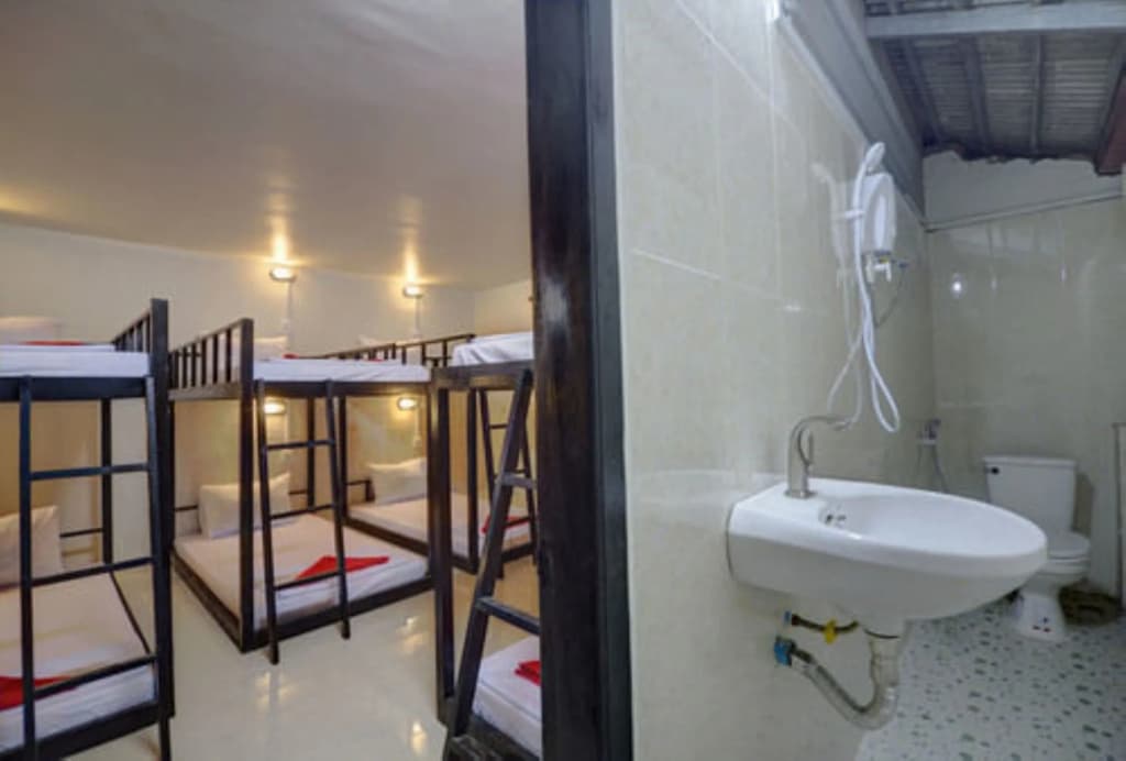 Siem Reap Pub Hostel - photo 7