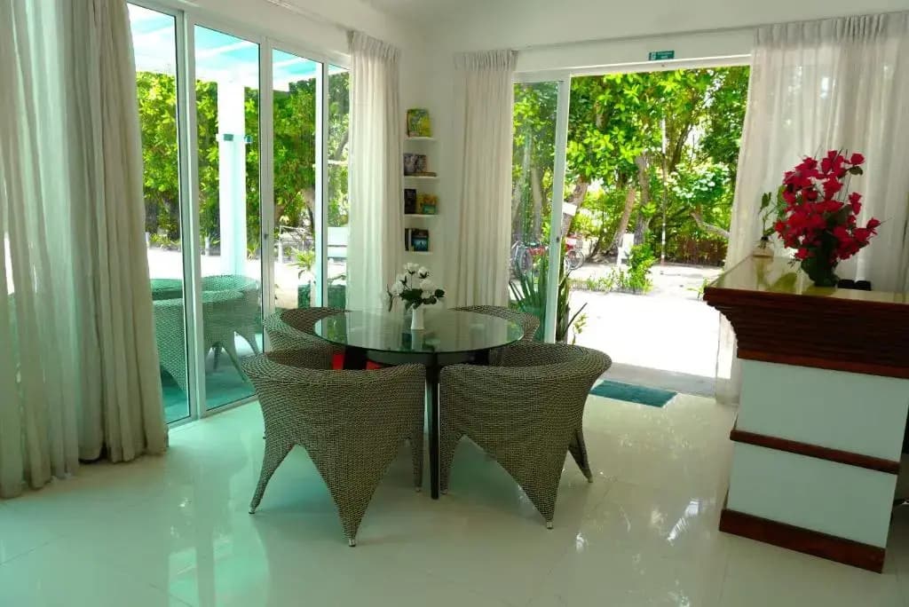 TME Retreats Dhigurah - photo 17