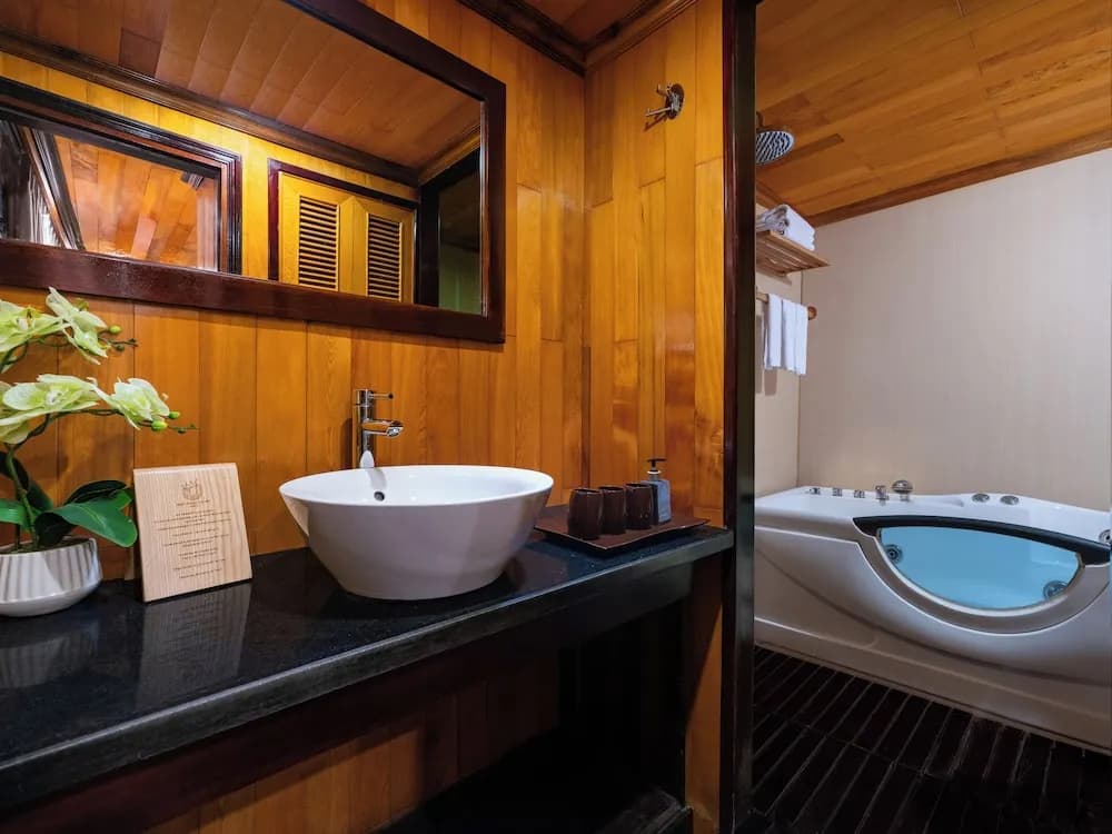Hera Classic Boutique Cruises - photo 8