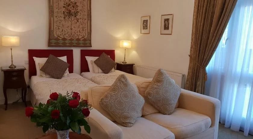 Ditton Lodge - photo 2