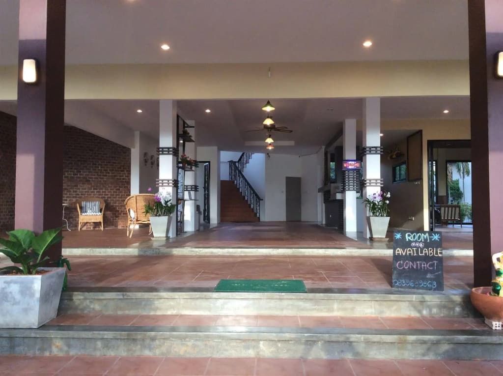 Raya Boutique Hotel - photo 2