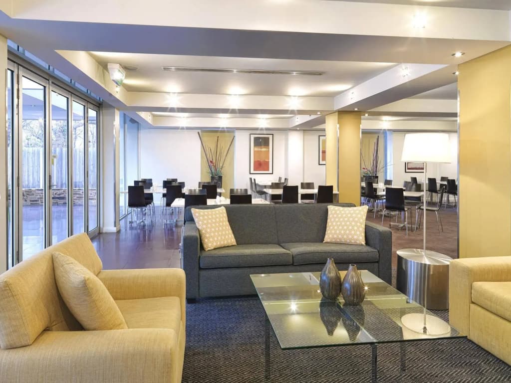 Park Inn By Radisson Melbourne Carlton - photo 2