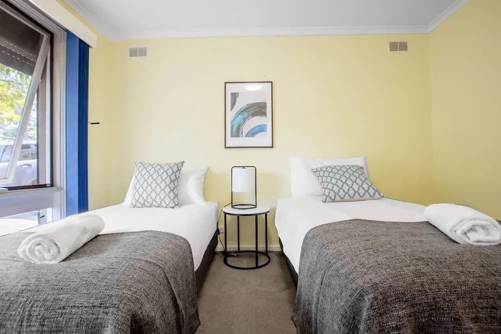 Spacious Comfortable Home in Wheelers Hill+pool - main photo