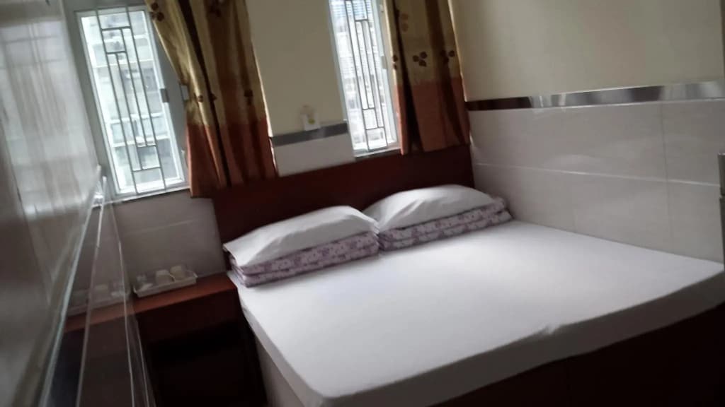 E-Dragon Hotel - photo 4