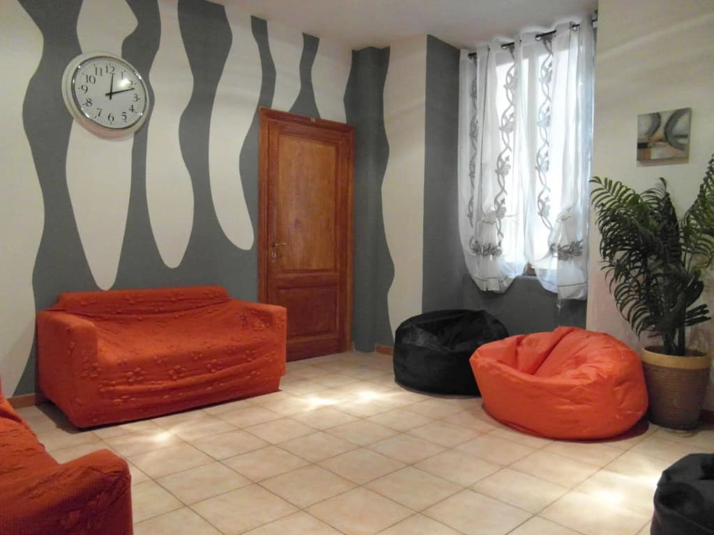 Freedom Traveller Hostel - photo 1