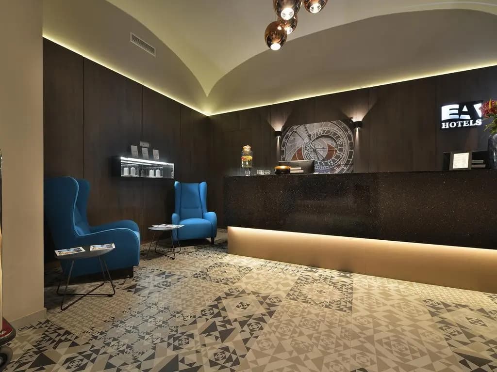 EA Hotel New Town - photo 2
