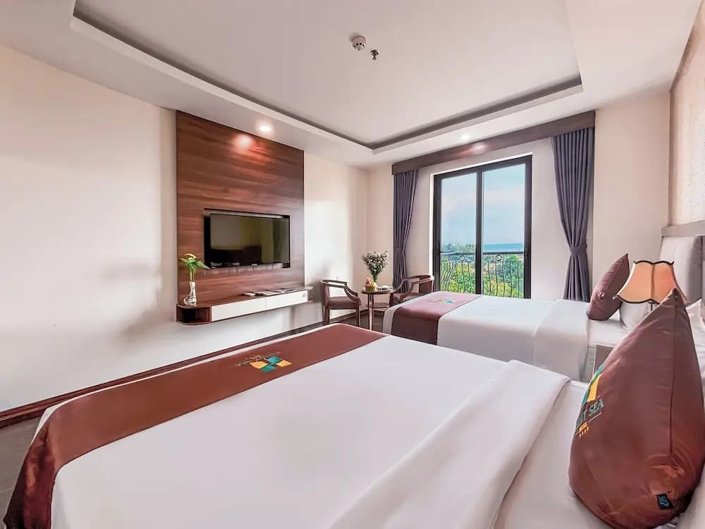 Night Sea Hotel - photo 4