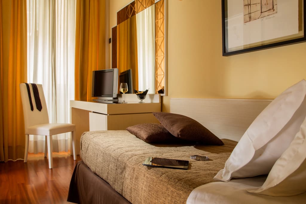 Hotel Oxford - photo 3
