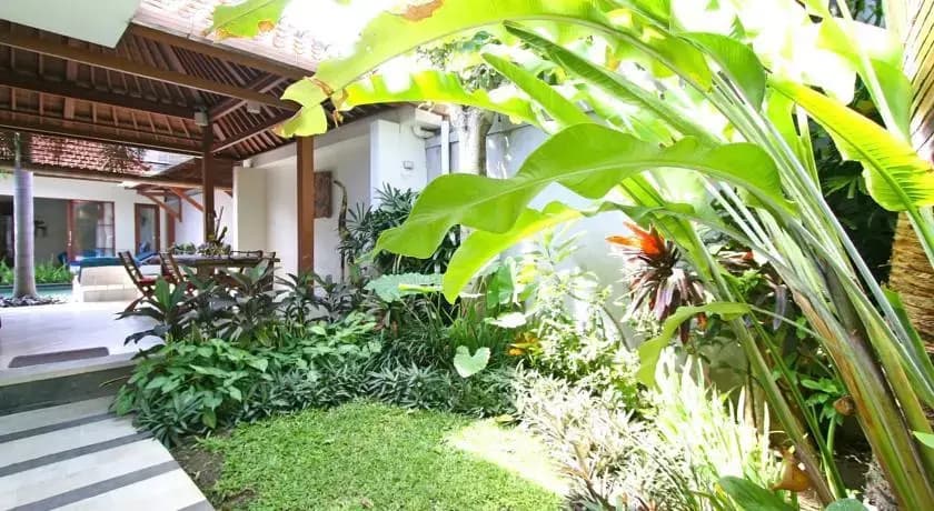 Coconut Villa Sanur - photo 8