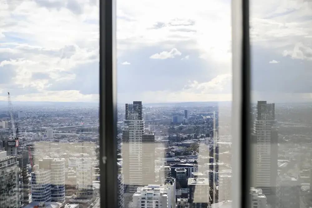 Stunning 2 Bedroom High Floor City View - photo 3
