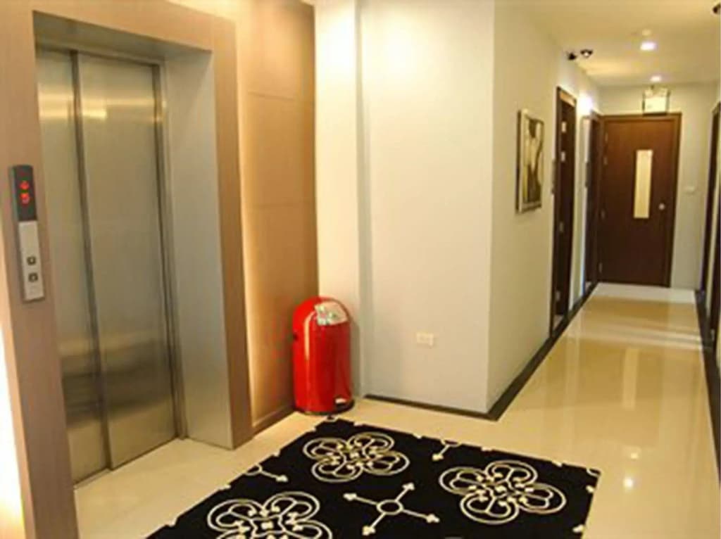 iCheck inn Gems Center Silom - photo 17